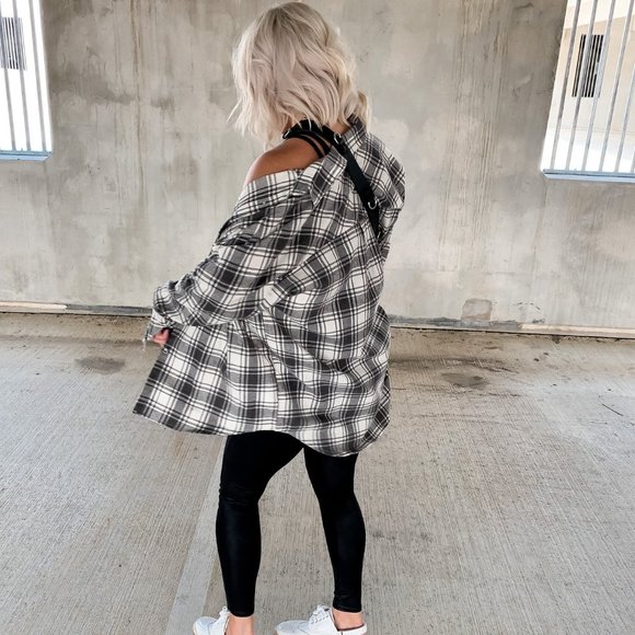 Grey & Cream Plaid Button Down Flannel - Size Small - Picture 6 of 7